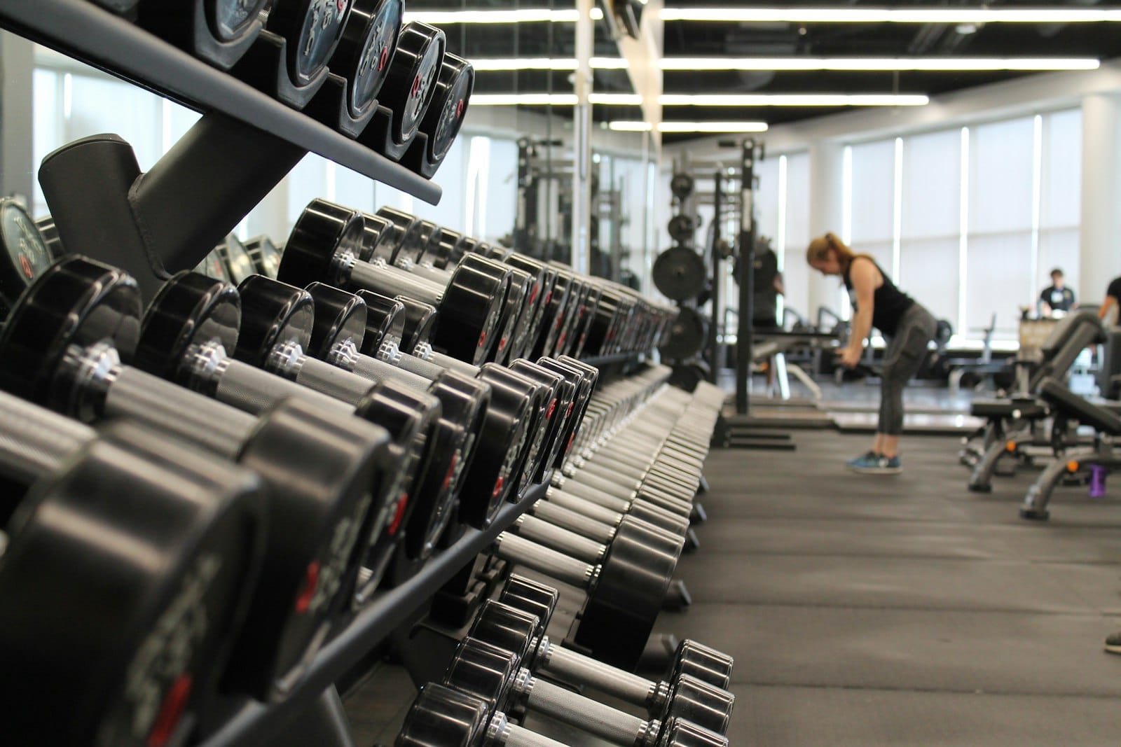 Modernes Fitness Studio Innenraum
