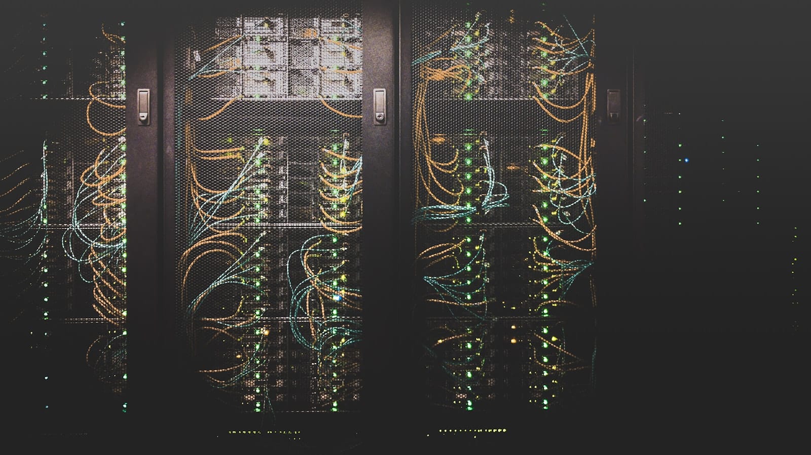 Server Rack im Rechenzentrum